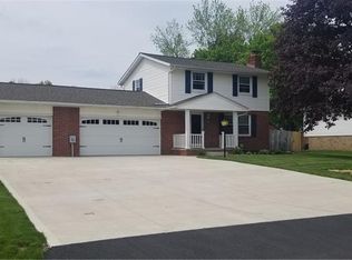 1653 Clearbrook Rd NW, Massillon, OH 44646