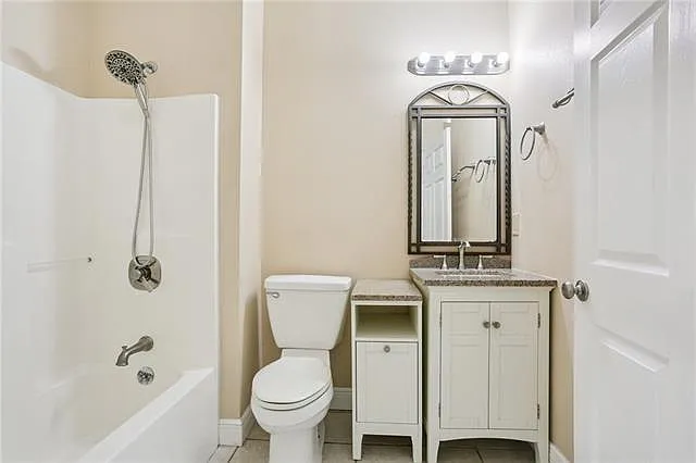 661 E William David Pkwy — Photo 12