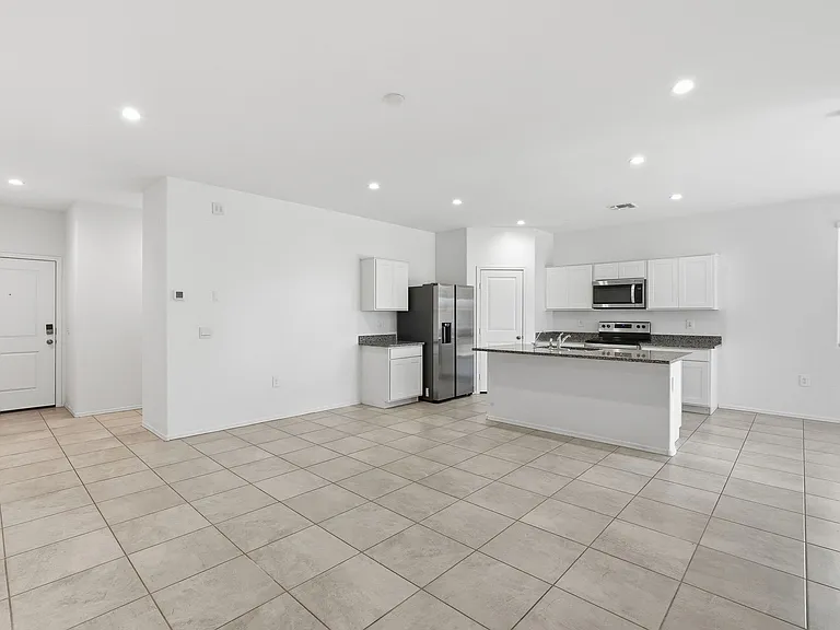 1575 E Fletcher Dr — Photo 7
