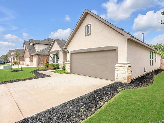 2nd image of 2223 Meadow Way