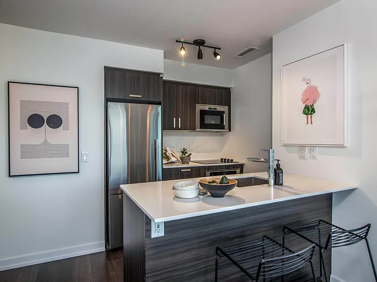 18 Erskine Ave — Photo 33