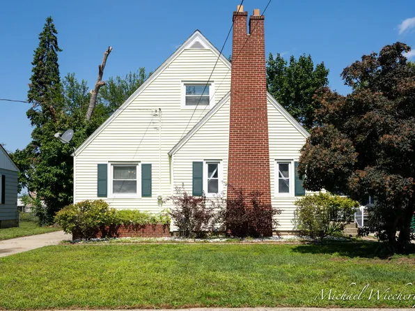 61 Canterbury St SW, Wyoming, MI 49548