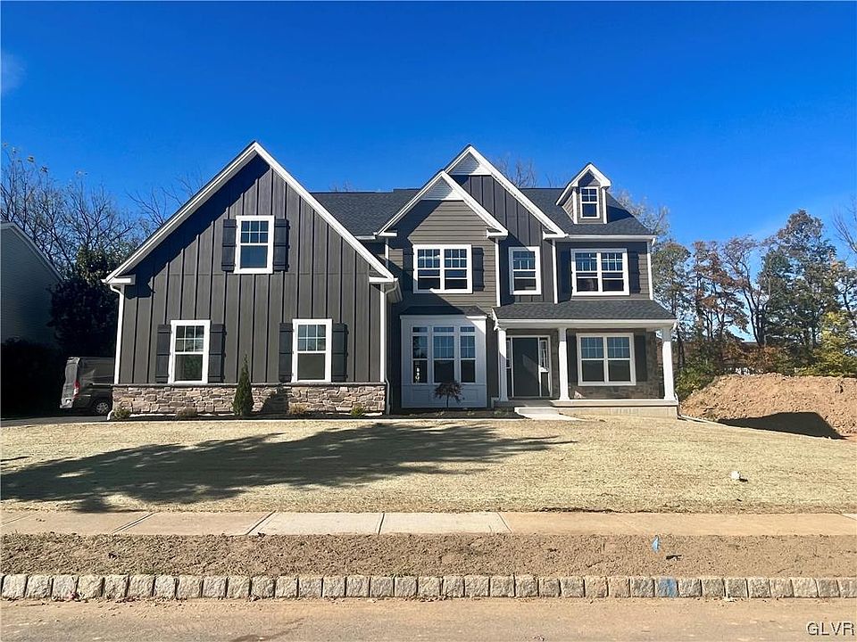 1st image of 912 Fairway Dr #28