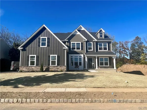 912 Fairway Dr #28, Forks Township, PA 18040
