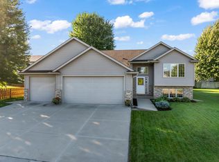 1926 Hart Dr SW, Rochester, MN 55902