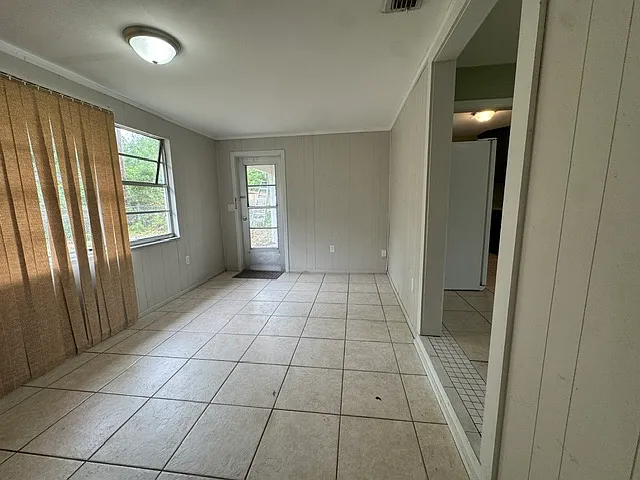 2976 Poplar St — Photo 11