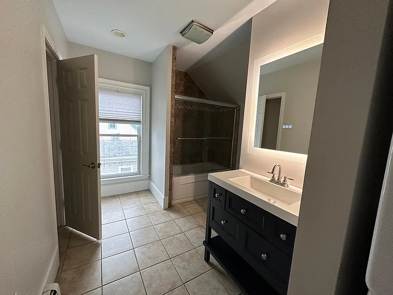 158 Cabot St #3 — Photo 10