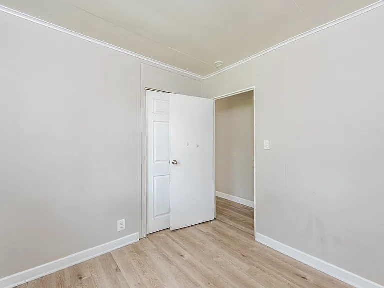 6339 49th Ave — Photo 19