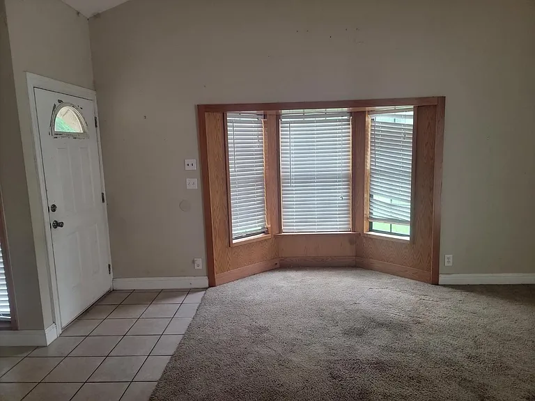 387 Denison Dr — Photo 3