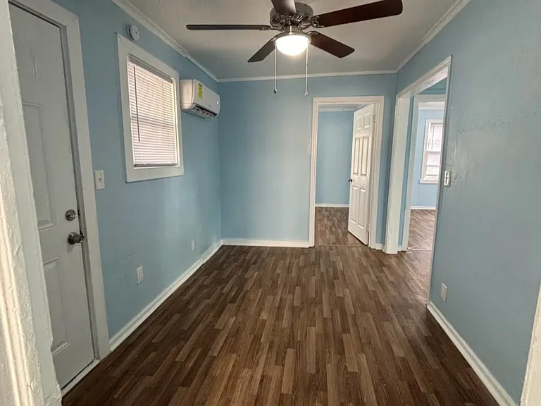 907 Winn St — Photo 9