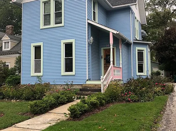 147 South St, Chardon, OH 44024