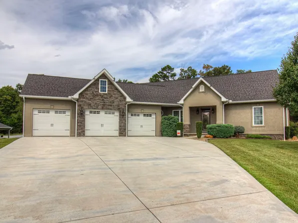 307 Tom Patterson Trl, Dandridge, TN 37725