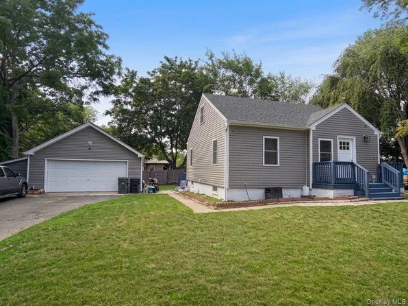 56 Gould Rd, Centereach, NY 11720