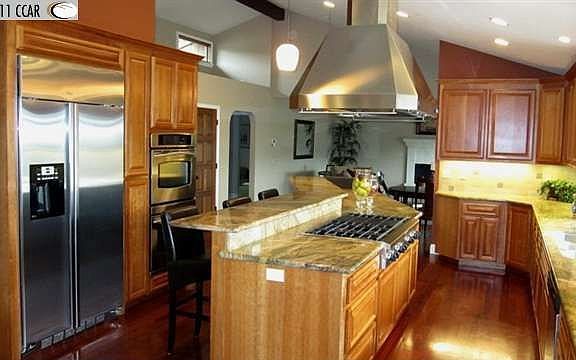 2nd image of 810 Corte Briones