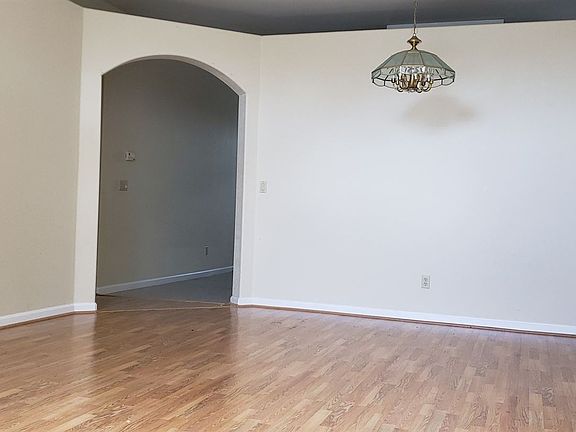 2nd image of 9033 Carlisle Ave