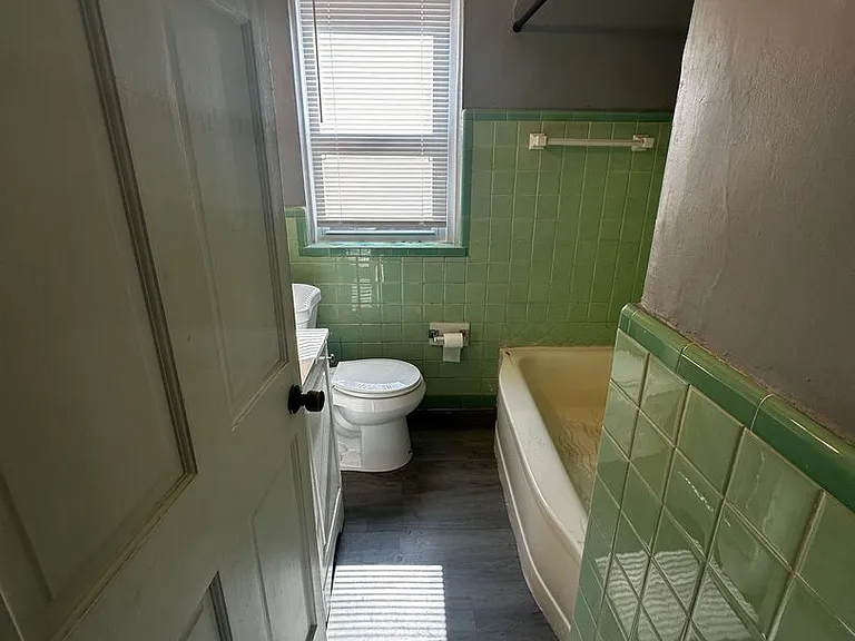 3928 Dunnica Ave — Photo 6