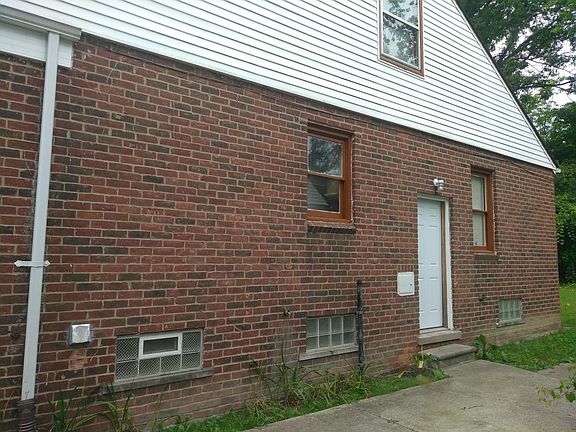 2nd image of 15747 Bentler St