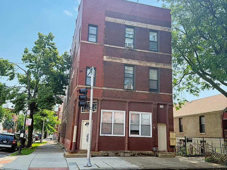 2901 S Emerald Ave #3R — Photo 14