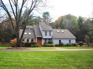 11 Summerfield Ln, Saratoga Springs, NY 12866