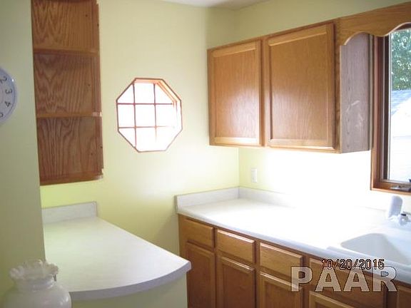 4th image of 2412 W Kellogg Ave