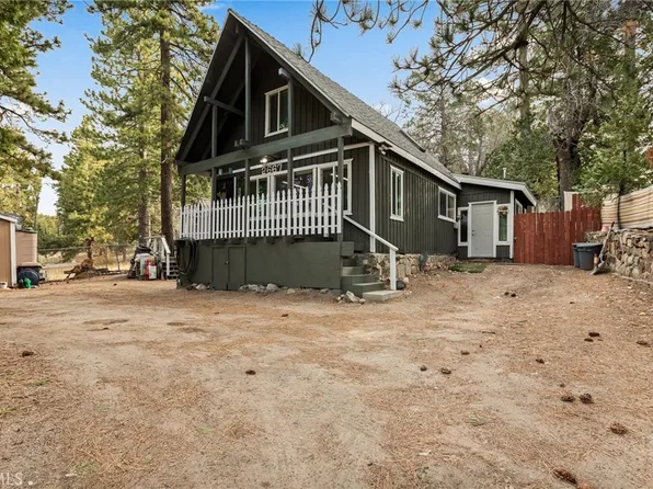 2667 Hunsaker Dr, Running Springs, CA 92382
