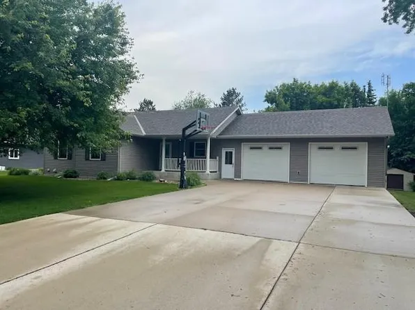 1219 Highland Dr, Blue Earth, MN 56013