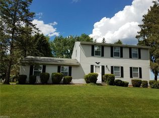 65 Chatham Dr, Aurora, OH