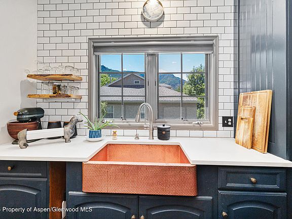 4th image of 406 13th St