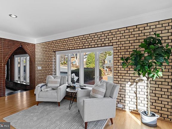 5th image of 2628 Woodley Pl