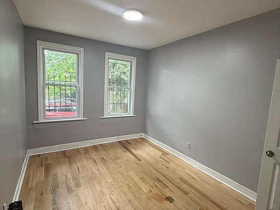 2nd image of 304 Glenwood Ave Floor 1