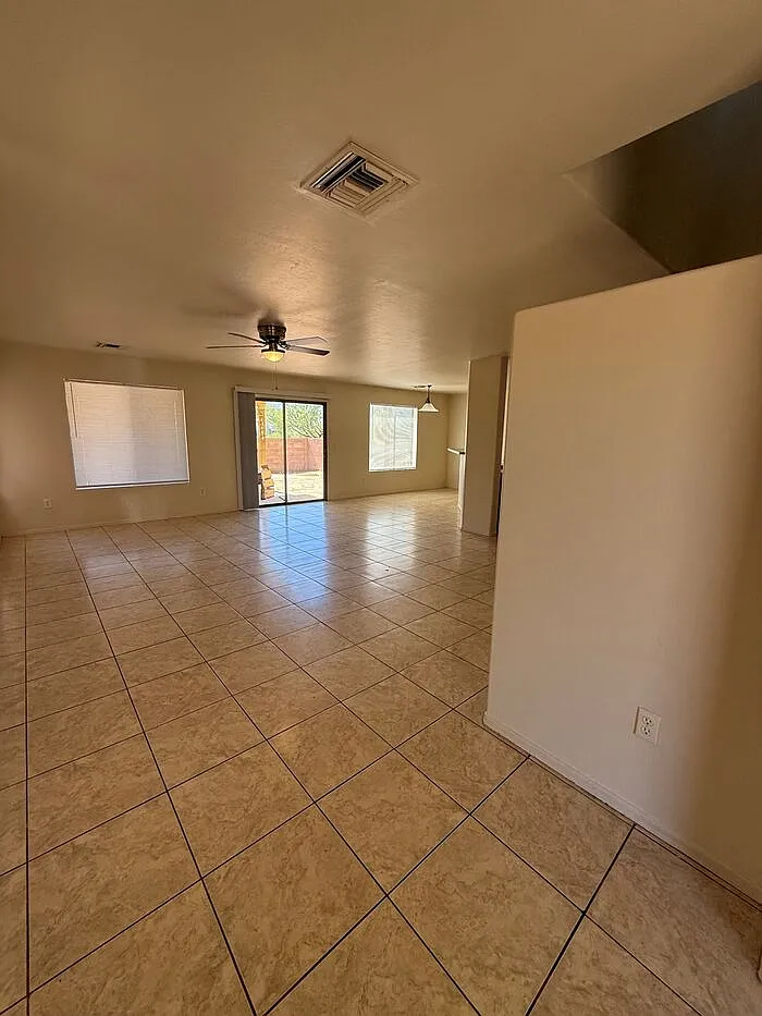 4 bed, 3.0 bath, 1935 sqft, $1,850 — Photo 2