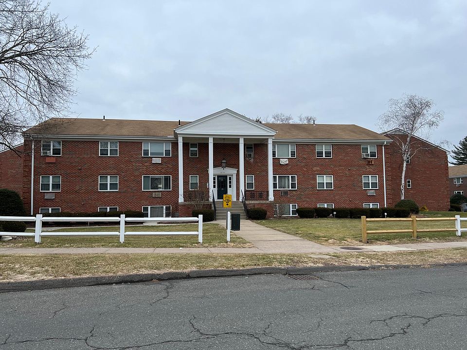 1st image of 139 Regency Park Dr