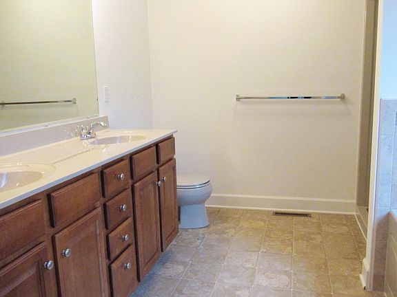 4th image of 105 Scully Pl