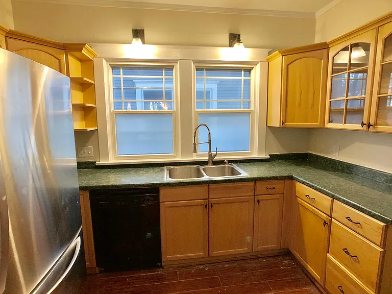 802 Camburn Ct SE — Photo 3