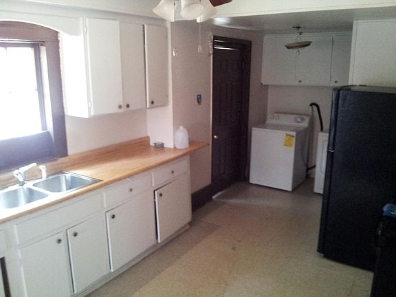 fully equipt kitchen