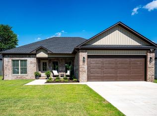 4 Clover Leaf Ln, Greenbrier, AR 72058