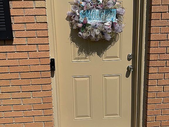 4th image of 6138 Pineridge Ave