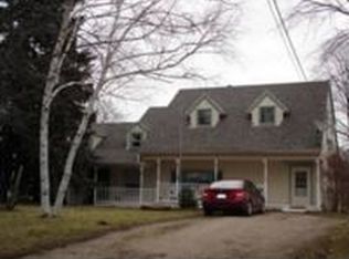 924 Robins Rd, Lansing, MI 48917