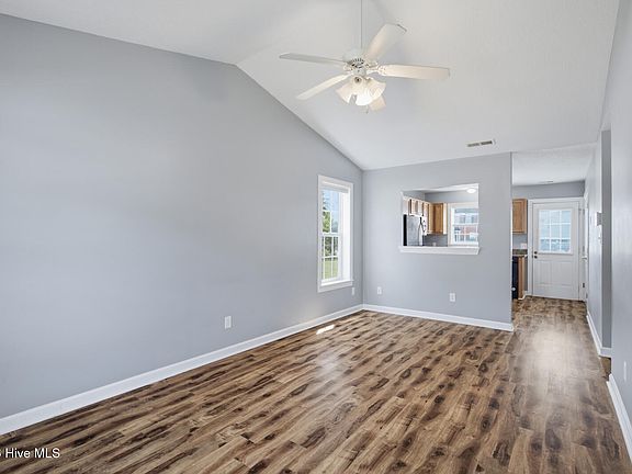 4th image of 801 Springwood Drive