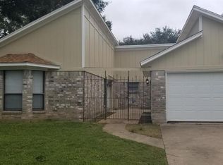 2103 Spruce Dr, Rosenberg, TX 77471