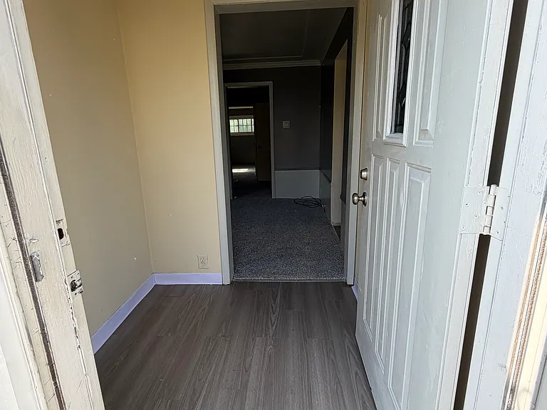 36 Duquesne Ave — Photo 2