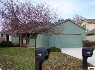 5737 SW Quail Cove Cir, Topeka, KS 66614