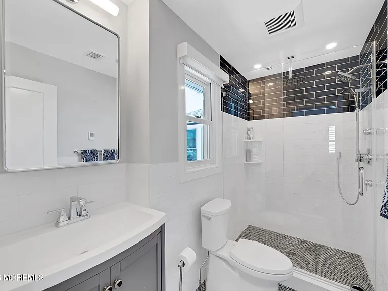347 Bay Ln — Photo 45