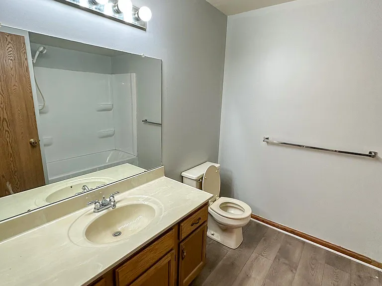 1687 S Riverside Ave #8 — Photo 10