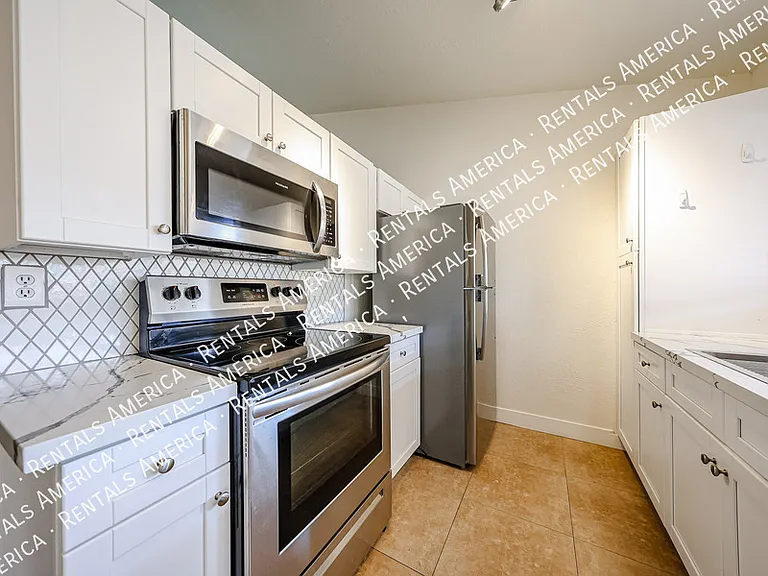 2842 E Irwin Ave — Photo 12