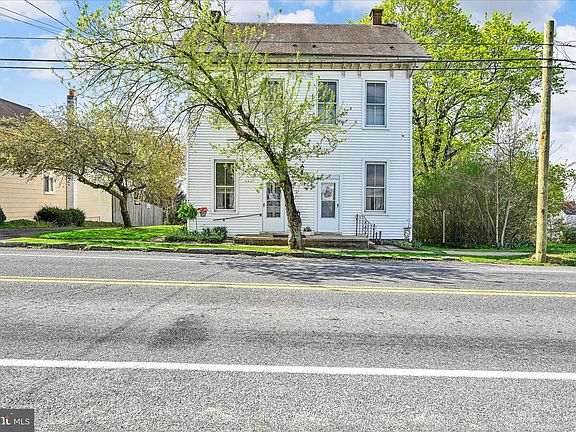 3rd image of 230 Godfrey St