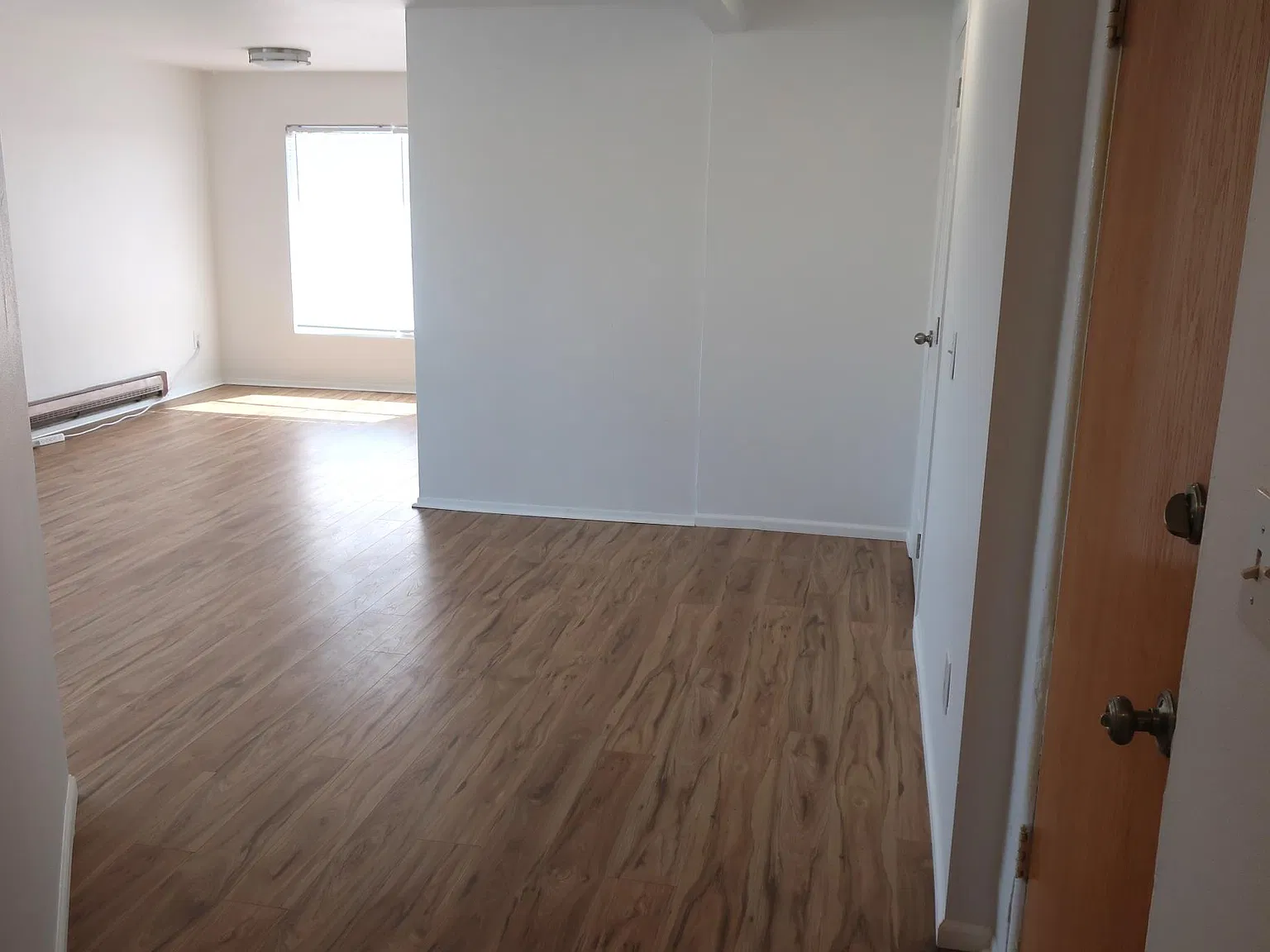 2 bed, 700 sqft, $1,400 — Photo 3