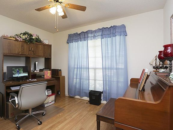 3rd image of 706 Laurel Grove Ln