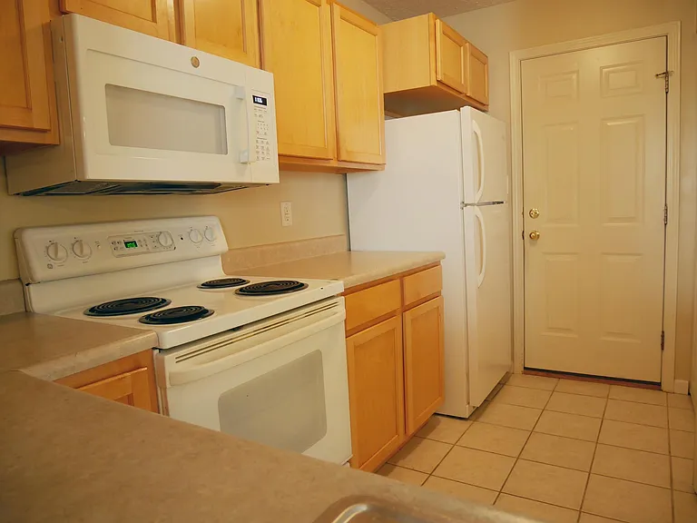 2622 E Oaklawn Ct — Photo 5