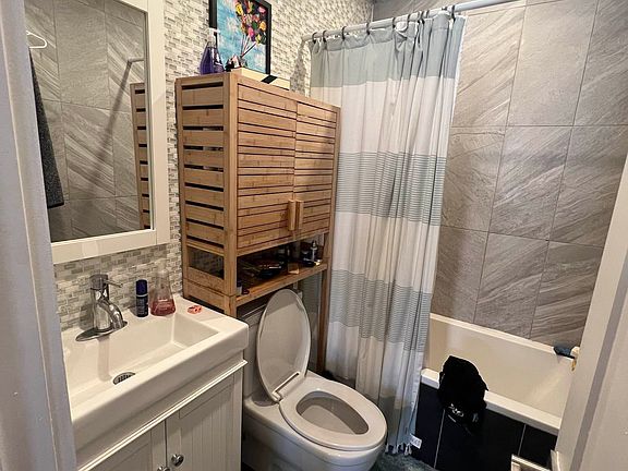 4th image of 38 Catherine St APT 1L